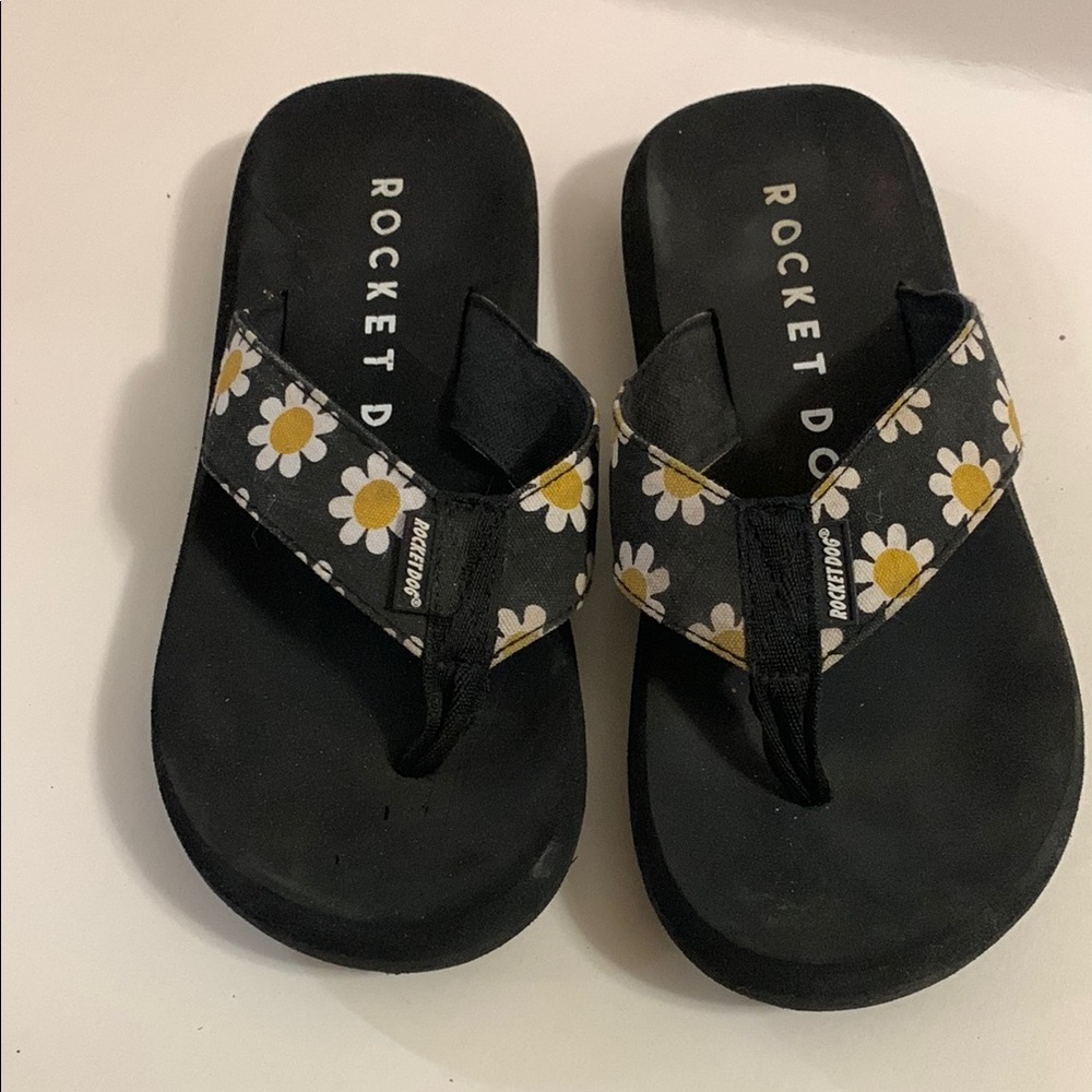 Rocket Dog Black and White Floral Flip Flops